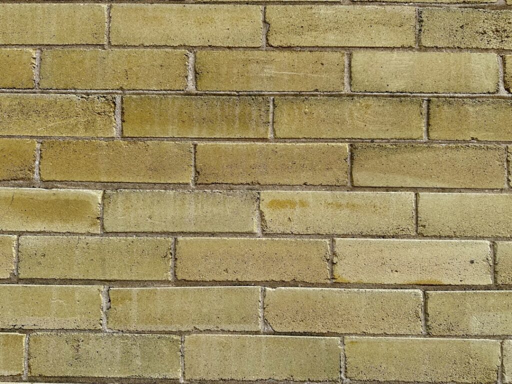 Stijl en sfeer met moderne muurdecoratie in de woonkamer