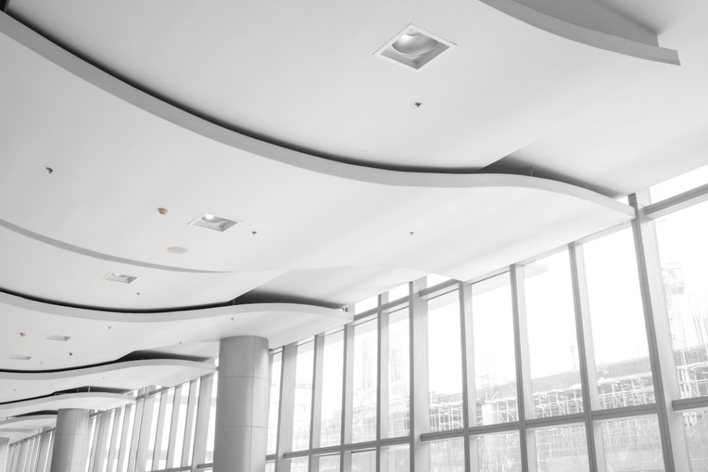 Plafond stucen: De kosten en het belang voor jouw interieur-veiligheid